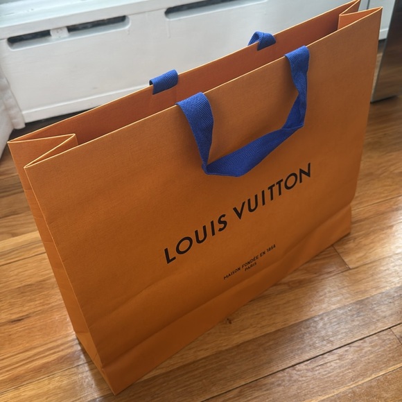 Luxury paper shopping totes - Picture 3 of 7